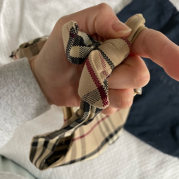 Burberry classic plaid canvas bucket bag - Picture 3 of 4